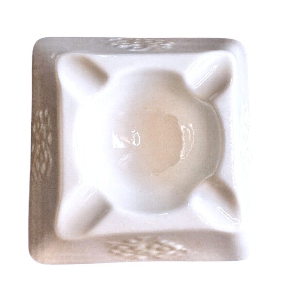 Vintage ASHTRAY "Thorn" by Belleek Pottery, Made in Ireland, Square 4" Porcelain - Picture 4 of 7